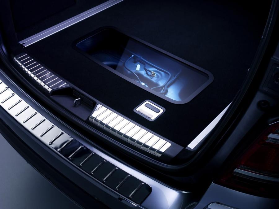  Mercedes-Benz Vision GL420 BlueTEC 2007 года  (фото 7 из 15)